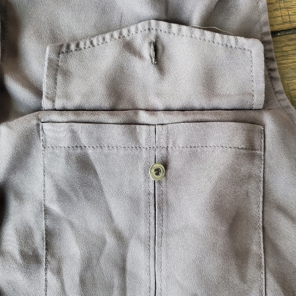 J. Crew Sleeveless V Neck Button Up Top Size 8 - Picture 5 of 5